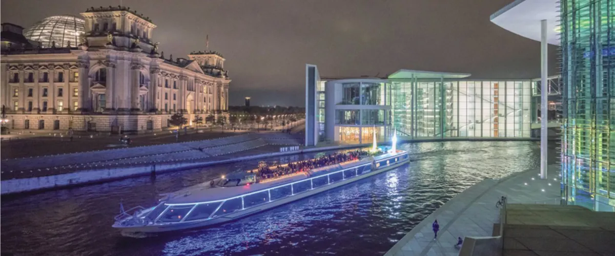 Cruise along the Spree River