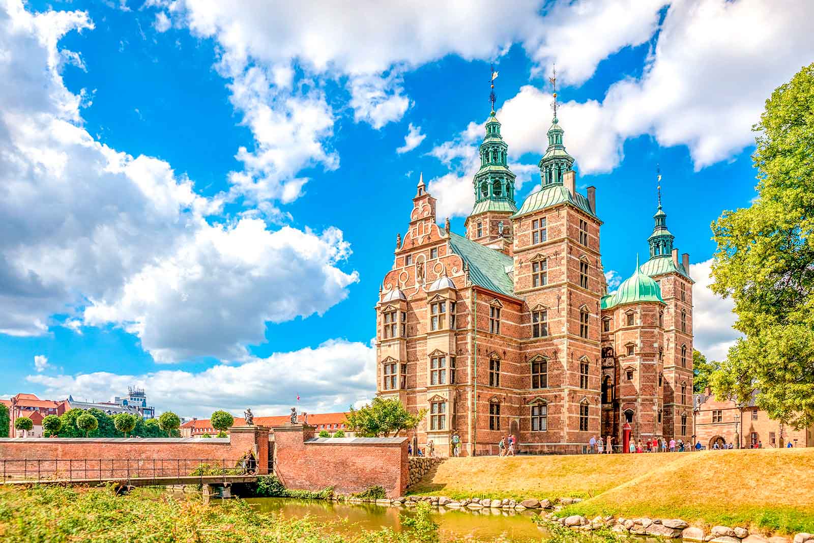 Discover the history of the Danish monarchy at the Rosenborg Castle
