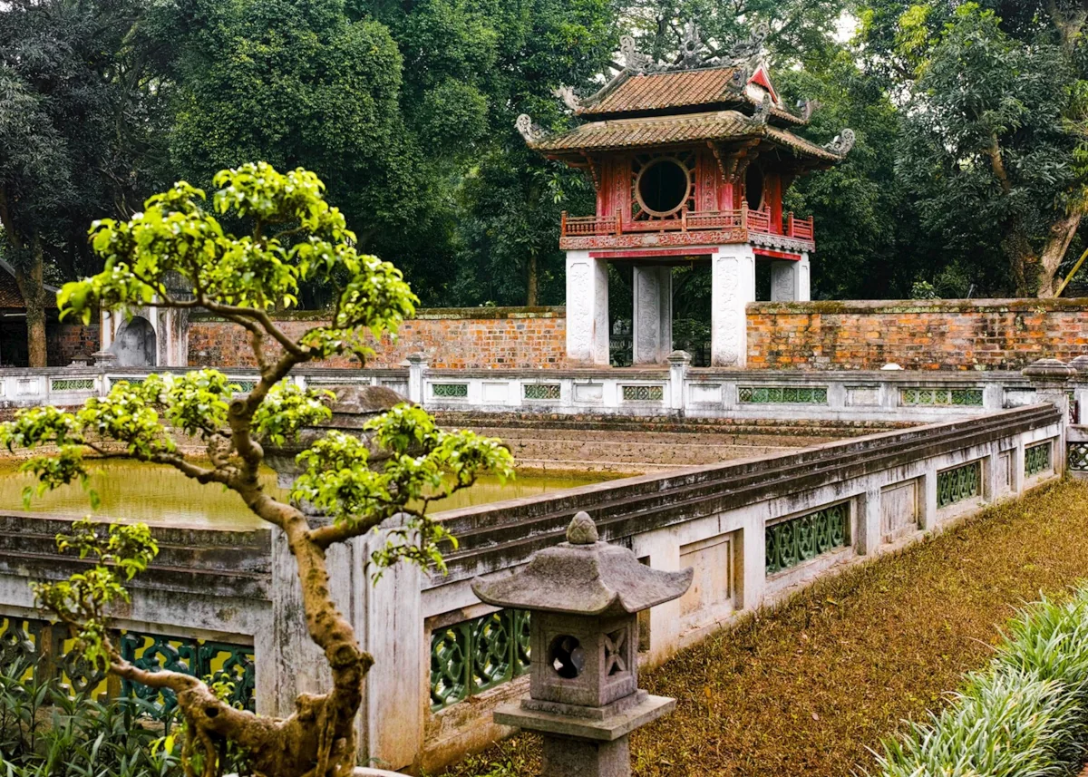 Wander through the Temple of Literature