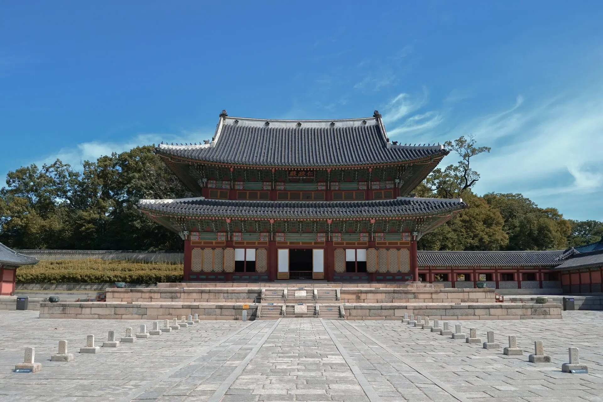 Visit Gyeongbokgung Palace