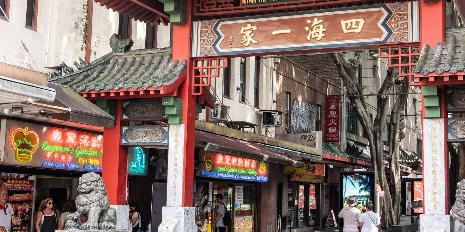 Wander through Chinatown